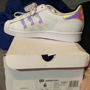 SUPERSTAR SHOES